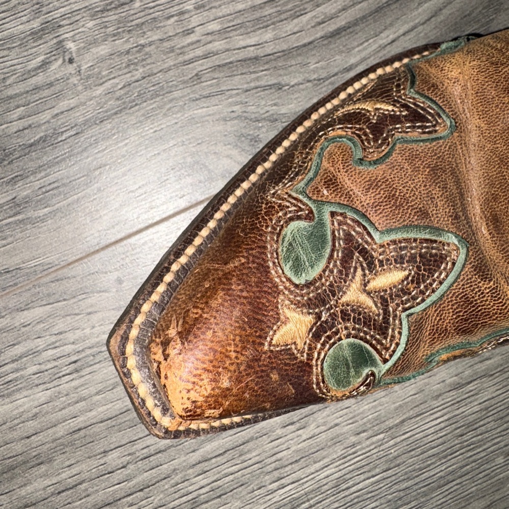 Ariat cowgirl boots